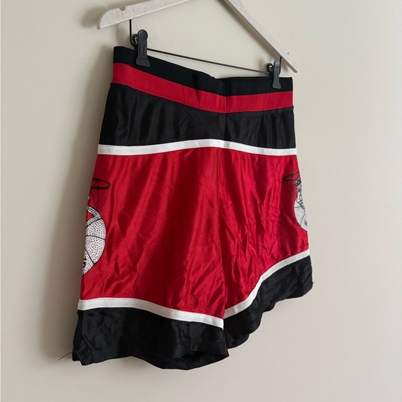 Vintage Wilson Basketball Shorts Bulldog Hoops Graphic Red Black Mens 34 - Picture 2 of 7